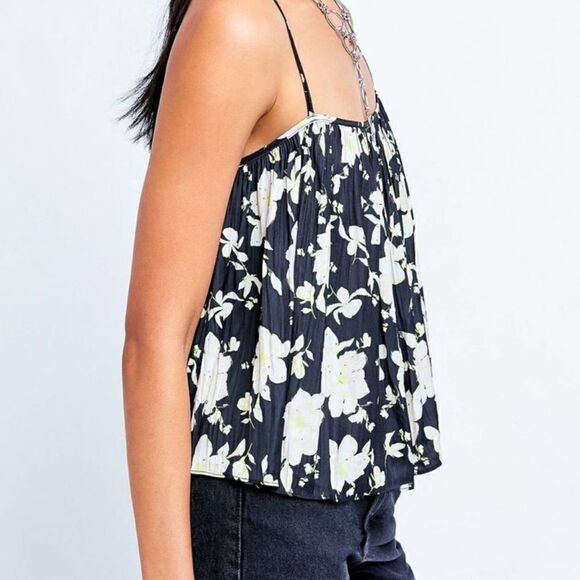 FREE PEOPLE Hot Take Floral Printed Cami in Black Combo.Size S - Picture 2 of 14